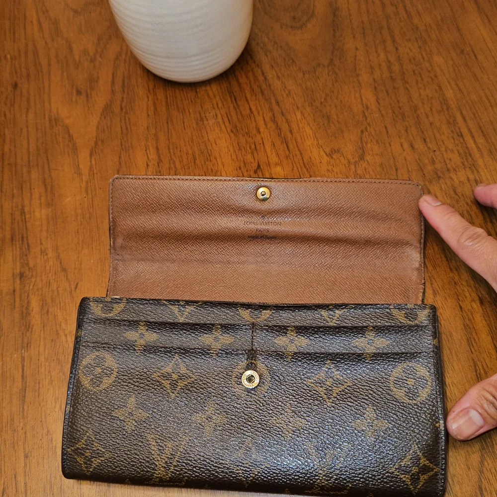 LOUIS VUITTON Luxury Brown Designer Chain Wallet - Picture 8 of 16